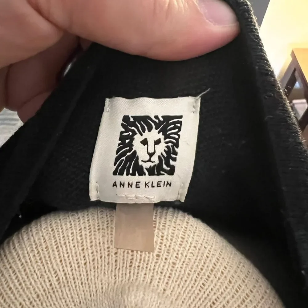 Anne Klein Black and Green Mock Turtleneck